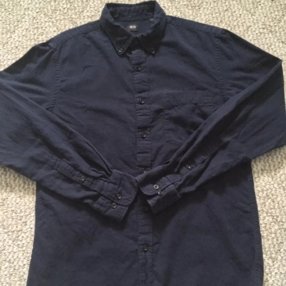 Men’s SMALL Uniqlo Button Up Shirt